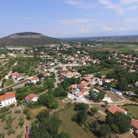 Rural With Heated Pool Rastane בית נופש *