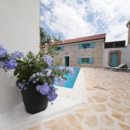 Rural With Heated Pool Rastane בית נופש Donje Rastane