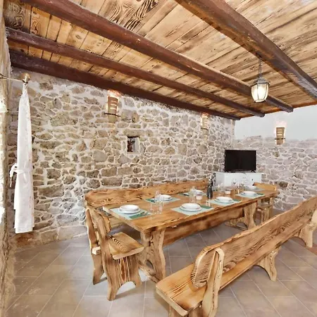 בית נופש Rural With Heated Pool Rastane *