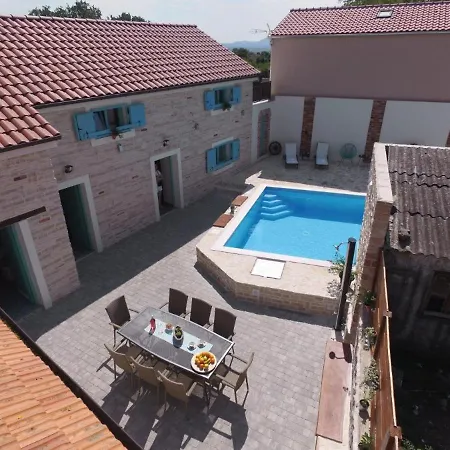 Rural With Heated Pool Rastane Donje Rastane