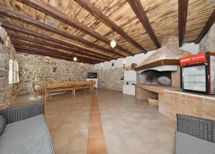 Feriehus Rural With Heated Pool Rastane