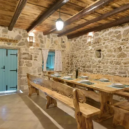 Rural With Heated Pool Rastane Holiday home