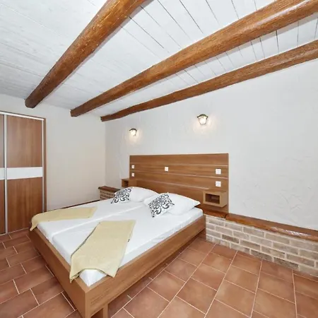 Semesterbostad Rural With Heated Pool Rastane *