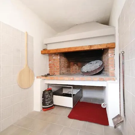Rural With Heated Pool Rastane Semesterbostad *