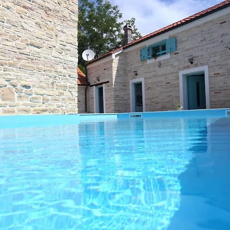 Semesterbostad Rural With Heated Pool Rastane *