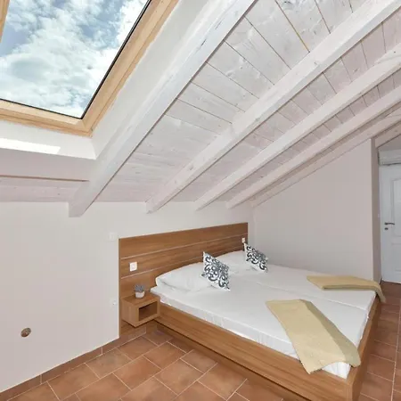 Rural With Heated Pool Rastane Holiday home