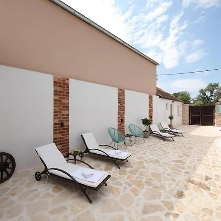 Rural With Heated Pool Rastane *