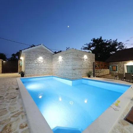 Rural With Heated Pool Rastane * Donje Rastane